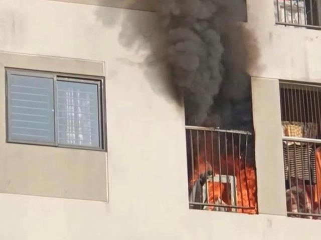 Hà Nội: Cháy tại chung cư Linh Đàm, nhiều người hoảng loạn tháo chạy