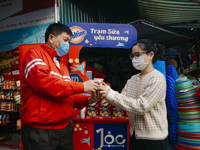 Ovaltine mang đến hơn 30,000 ly sữa sô-cô-la lúa mạch ấm nóng tiếp yêu thương – dinh dưỡng đến Hà Nội trong những ngày giáp Tết